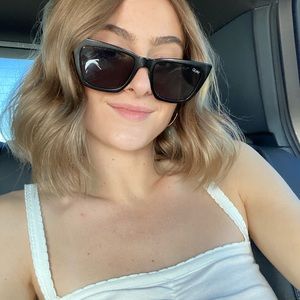 Meet your Posher, Molly